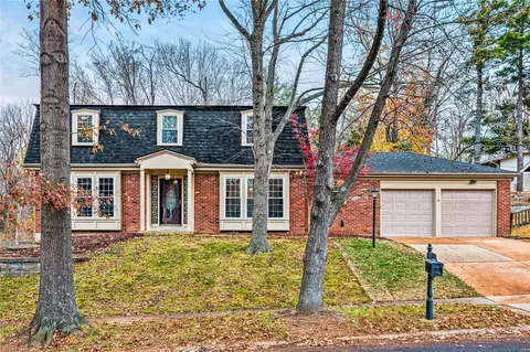13129 Greenbough Dr, Saint Louis, MO 63146