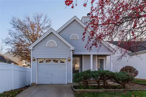 843 Liberty Village Dr, Florissant, MO 63031