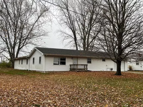 321 E 1st St, Ramsey, IL 62080 photo 1