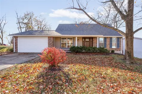 1144 Hobbs Mill Dr, Manchester, MO 63021