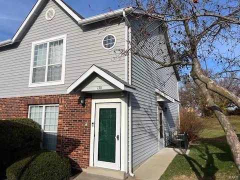 128 Country Trace Ct, St. Peters, MO 63304