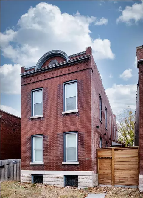 2713 Meramec St, Saint Louis, MO 63118