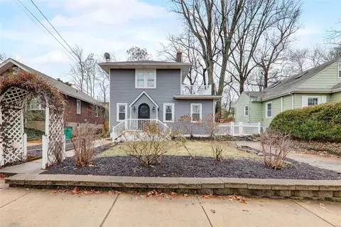 1066 Tuxedo Blvd, Webster Groves, MO 63119