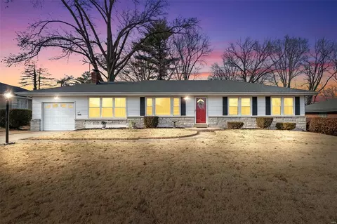 9121 Boyce Pl, Saint Louis, MO 63136