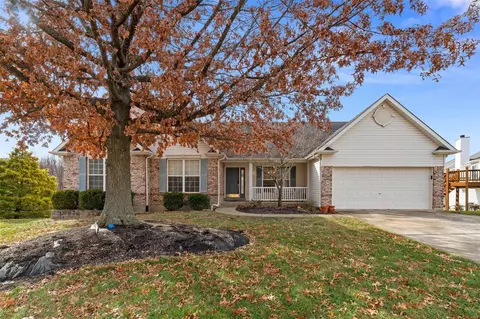805 Rambling Pine Dr, Saint Charles, MO 63303