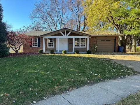 592 Haventree Dr, Hazelwood, MO 63042