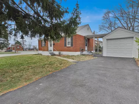 1701 Korando Ave, Saint Louis, MO 63114