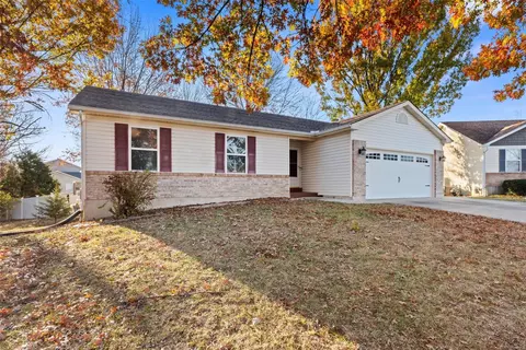 61 Chip Dr, O'fallon, MO 63366 photo 3