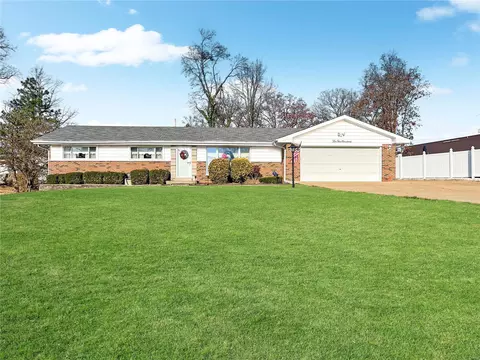10519 Doe Run Ct, Sappington, MO 63128 photo 2
