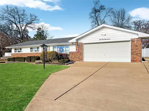 10519 Doe Run Ct, Sappington, MO 63128