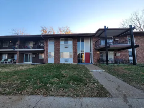 8725 Sieloff Dr #A, Hazelwood, MO 63042