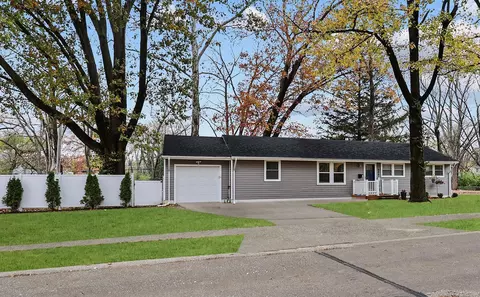 6861 Frostview Ln, Saint Louis, MO 63134