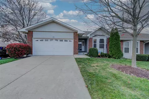 162 Southern Oaks Dr, Saint Charles, MO 63303