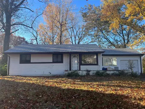 190 Monteith Cir, Saint Louis, MO 63137