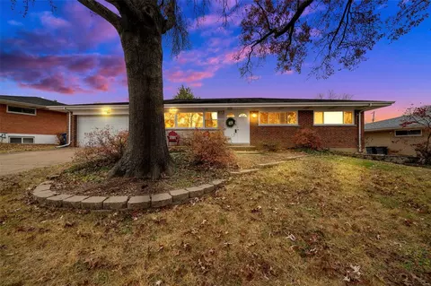 10115 Harwich Dr, Saint Louis, MO 63126