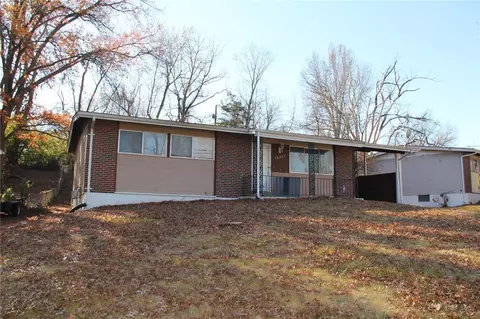 10227 Green Valley Dr, Dellwood, MO 63136