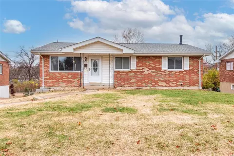 9927 Casa Rosa Dr, Affton, MO 63123