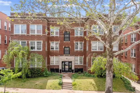 6306 Southwood Ave #3W, Clayton, MO 63105
