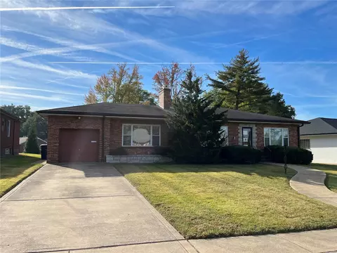 8 Willmore Rd, Saint Louis, MO 63109