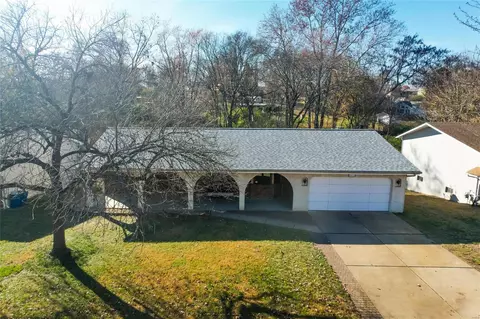 2817 Westminister Dr, Saint Charles, MO 63301