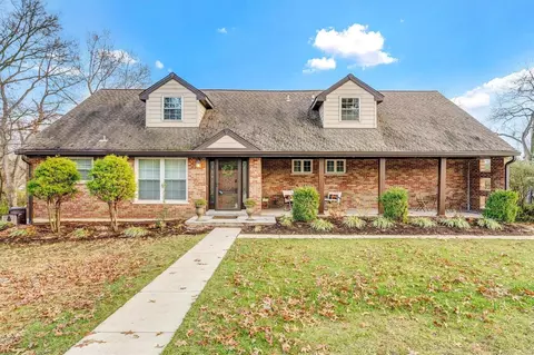 11 Zinzer Ct, Saint Louis, MO 63123