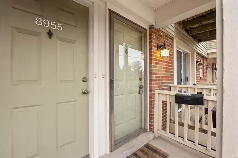 8953 Wrenwood Ln, Saint Louis, MO 63144
