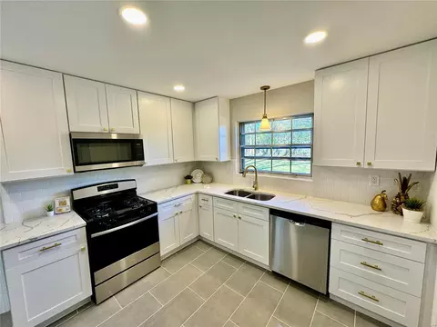 13 Hassam Ct, Manchester, MO 63021 photo 3
