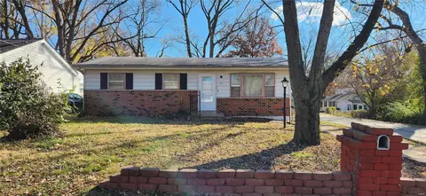 194 Elbring Dr, Saint Louis, MO 63135