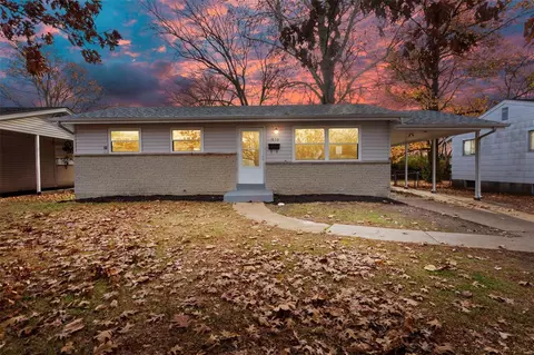 1870 Shirlene Dr, Florissant, MO 63031