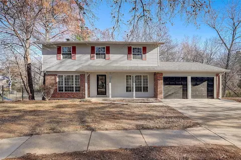 5976 Shortleaf Ct, Saint Louis, MO 63128