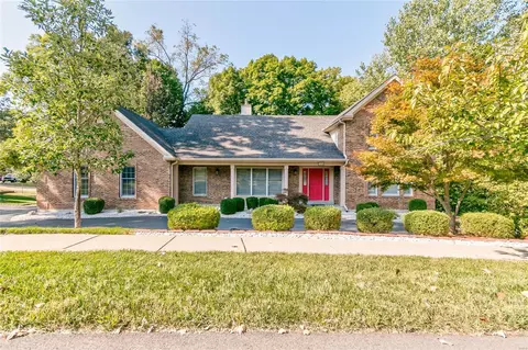 2004 La Chelle Dr, Saint Louis, MO 63146