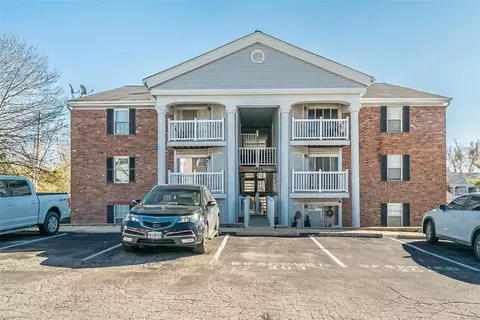 1924 Marine Terrace Dr #E, Saint Louis, MO 63146