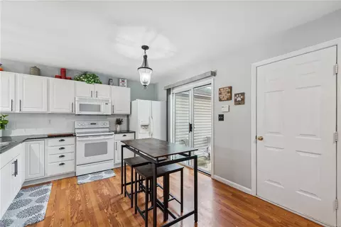 353 Heritage Commons Cir, O'fallon, MO 63368 photo 11