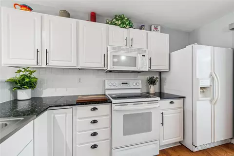 353 Heritage Commons Cir, O'fallon, MO 63368 photo 9