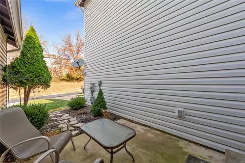 353 Heritage Commons Cir, O'fallon, MO 63368 photo 24