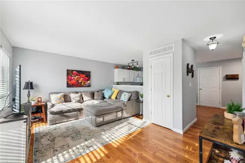 353 Heritage Commons Cir, O'fallon, MO 63368 photo 3
