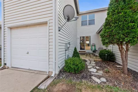 353 Heritage Commons Cir, O'fallon, MO 63368 photo 25