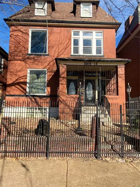 5013 Maple Ave, Saint Louis, MO 63113