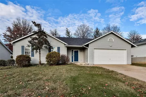 4668 Kellykris Dr, Saint Charles, MO 63304