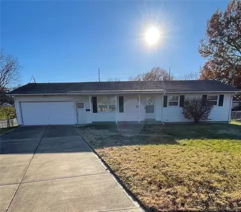 11 Saint Anthony Ct, Saint Charles, MO 63301