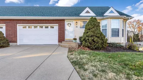 114 Cardinal Villas #2F, Saint Peters, MO 63376