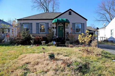 3537 Saint Joachim Ln, Saint Ann, MO 63074