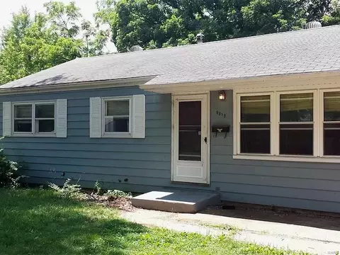 9819 Eastdell St, Saint Louis, MO 63136