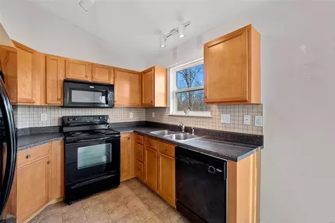 720 Wayland Dr, O'fallon, MO 63366 photo 2