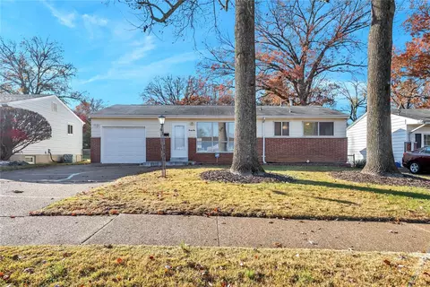 95 Lynn Meadows Ln, Florissant, MO 63033