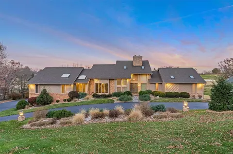 415 Herworth Dr, Chesterfield, MO 63005