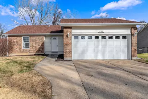 12484 Jerries Ln, Black Jack, MO 63033