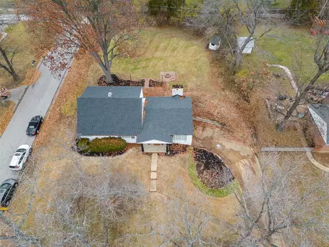 1039 Tulip Ln, Ellisville, MO 63021 photo 4