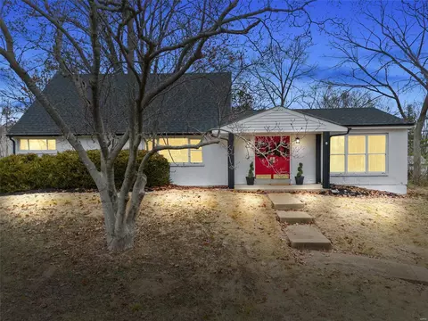 1039 Tulip Ln, Ellisville, MO 63021