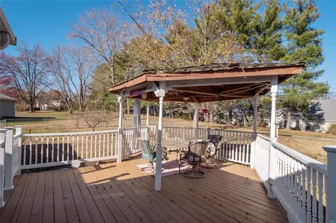 9 Elannchester Dr, Manchester, MO 63011 photo 8